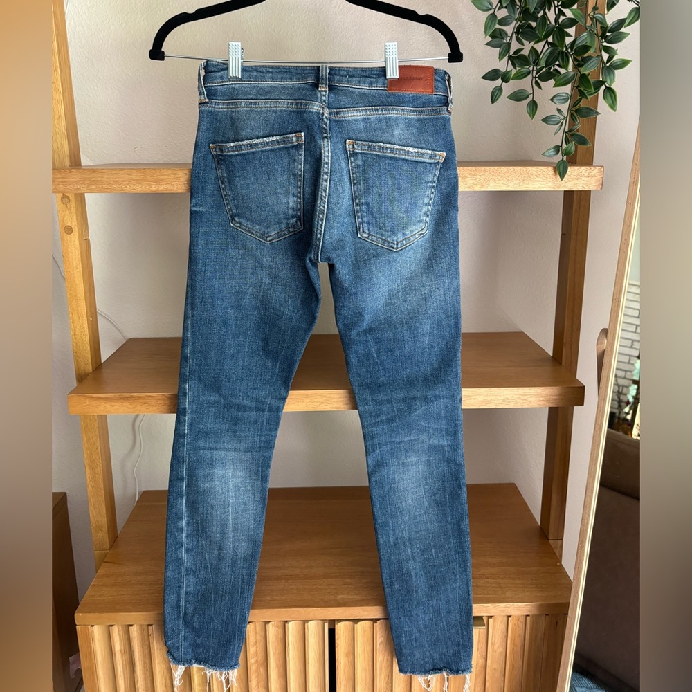 Zara Women's Skinny Blue Jeans - Picture 5 of 11